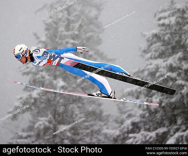 05 March 2021, Bavaria, Oberstdorf: Nordic skiing: World Championships, Ski jumping - large hill, men. Daniel Andre Tande from Norway in action during practice...