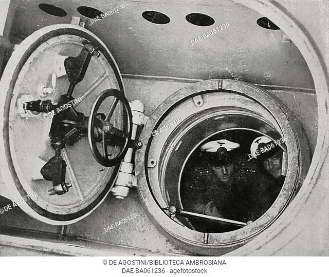 The turret of a German submarine, World War II, from L'Illustrazione Italiana, Year LXVI, No 42, October 15, 1939. DeA / Veneranda Biblioteca Ambrosiana, Milan