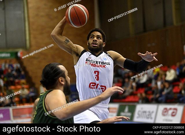 David Collins (Nymburk), right, in action during the FIBA Europe Cup, Round 2, Group M, match ERA Basketball Nymburk vs Manisa BBSK, in Nymburk, Czech Republic