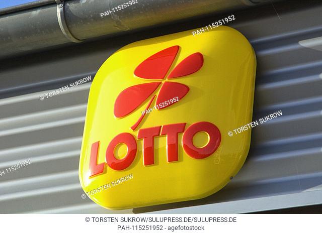 The yellow sign of a lottery collection point in Schleswig with the red Glucksklee and the Lotto lettering. --- For editorial use only --- Only for editorial...