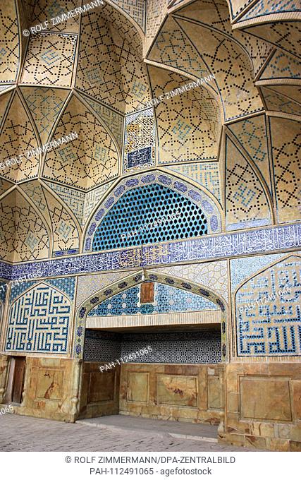 Iran - Isfahan (Esfahan), capital of the province, Friday Mosque (Jame Mosque, formerly King Mosque, since 1979 Imam Mosque, largest mosque in Iran)
