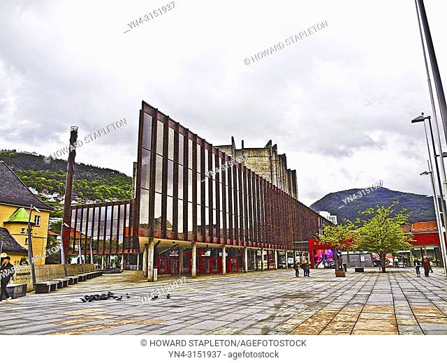 Grieg Hall (Norwegian : Grieghallen) is a 1, 500 seat concert hall located on Edvard Grieg's square in Bergen, Norway