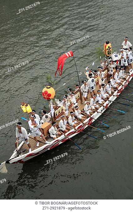 Japan, Osaka, Tenjin Matsuri, festival, Funatogyo, boat procession, people,