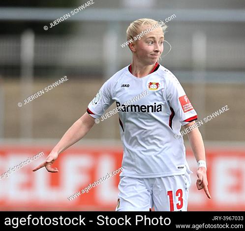 Leverkusen, Germany, 04/03/2022, Flyeralarm Frauen Bundesliga, Matchday 19, Bayer 04 Leverkusen - TSG 1899 Hoffenheim, Caroline Siems (B04) gestures