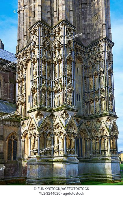 Statues on the facade of the the medieval Wells Cathedral built in the Early English Gothic style in 1175, Wells Somerset, England