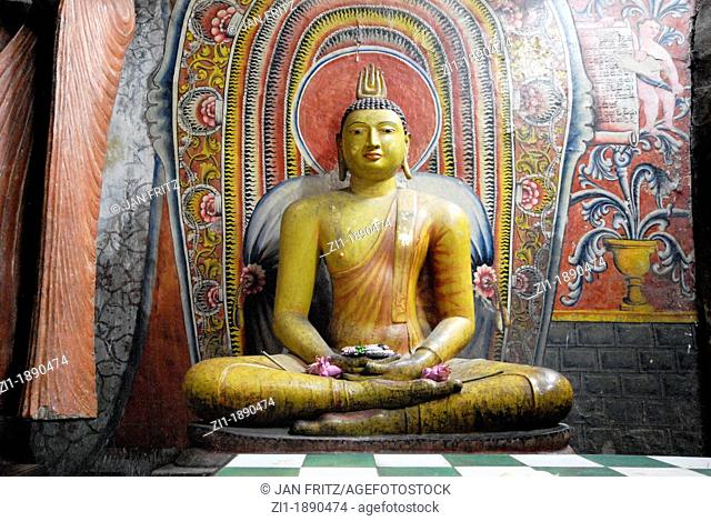 Buddha statue in the famous cave of Dambula, Sri Lanka