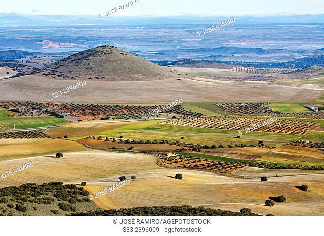 Bañuelos hill from Noez peak. Toledo. Castilla la Mancha. Spain. Europe