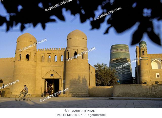 Uzbekistan, Silk Road, Khorezm province, Khiva, Itchan Kala protected city, listed as world heritage by UNESCO, west door