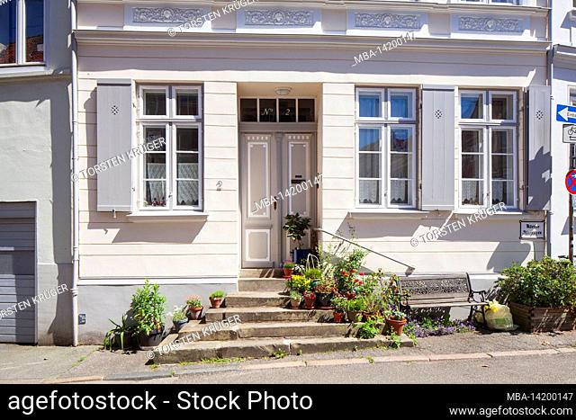 Historic house facade, door, old town, Lübeck, Schleswig-Holstein, Germany, Europe