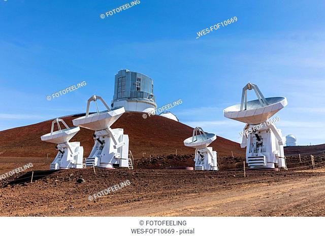 USA, Hawaii, Mauna Kea volcano, telescopes at Mauna Kea Observatories