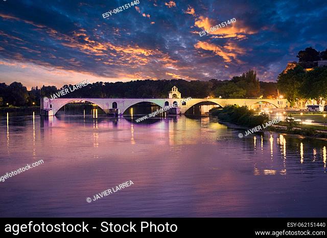 The Pont Saint Benezet, The Rhone, Avignon, Vaucluse, Provence-Alpes-Cote d'Azur, France, Europe. The Pont Saint Benezet