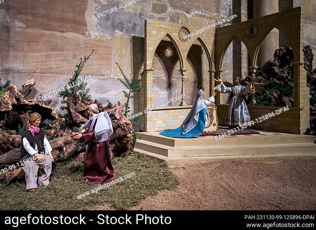 PRODUCTION - 29 November 2023, Bavaria, Bamberg: The nativity scene ""Annunciation of the Lord"" with Mary and the angel Gabriel