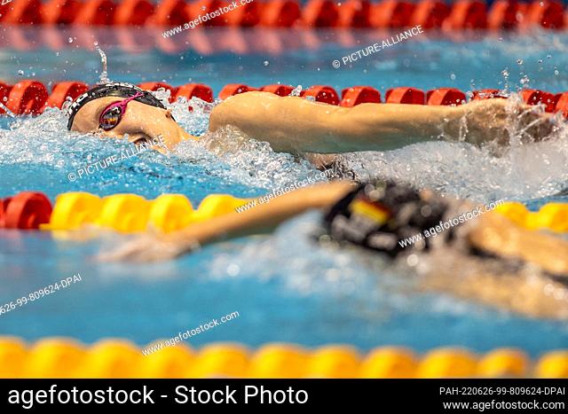 26 June 2022, Berlin: Swimming: German championship, decision, 800 m freestyle, women, swimming and diving hall at Europa-Sportpark