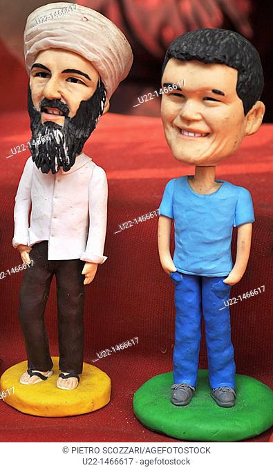 Shanghai (China): handmade statuettes of Osama Bin Laden and Yao Ming sold at the Yuyuan Bazaar, in the Old Town