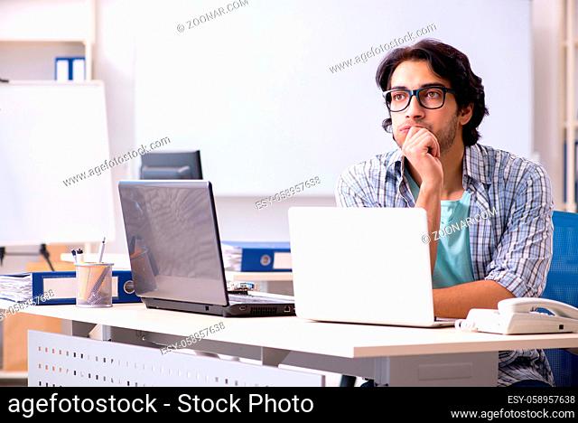 It specialist working in the office
