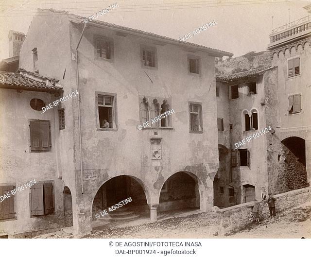 The old Town Hall in Gemona, Friuli-Venezia Giulia, Italy, photograph by Istituto Italiano d'Arti Grafiche, Bergamo, ca 1905-1910