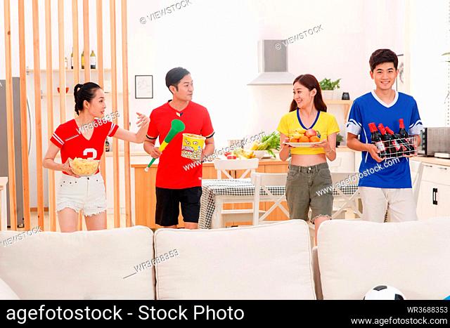 Young friends to prepare food at home