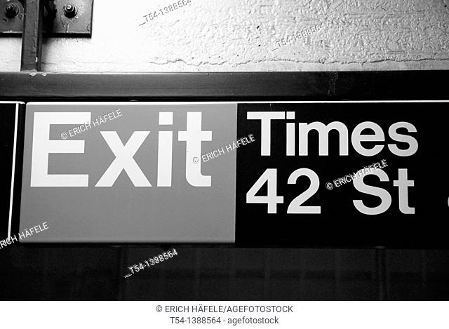 Exit Tabel from the New york Subway in 42 Street