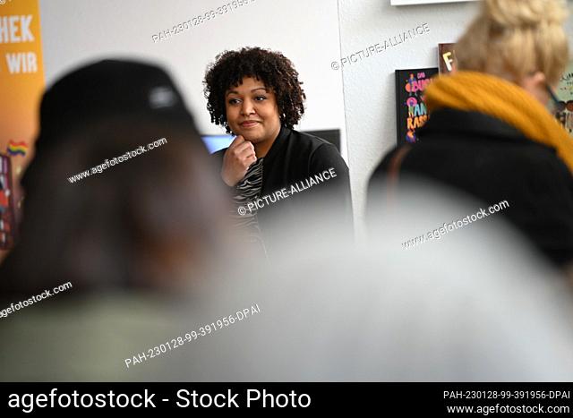 28 January 2023, Bremen: Maimuna Sallah (M) stands during the opening of the new children's library. A children's and youth library that exclusively offers...