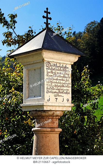 Wayside shrine built in 1719, in front of the pilgrimage church of Maria Gern, Maria Gern, a district of Berchtesgaden, Upper Bavaria, Bavaria, Germany, Europe