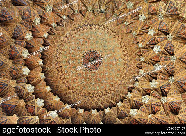 Iran, Isfahan, World Heritage Site, The baazar, Qeysarie gate, Decorated cupola