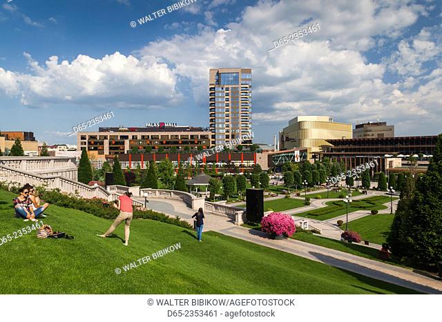 Romania, Moldovia Region, Iasi, Palas Mall by the Palace of Culture