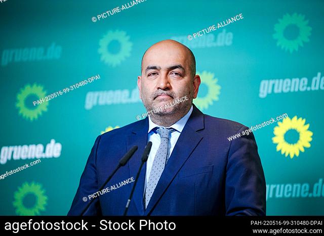 16 May 2022, Berlin: Omid Nouripour, federal chairman of Bündnis 90/Die Grünen, gives a press conference after the committee meetings