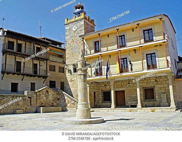 Rollo jurisdiccional and Town Hall. Pasarón de la Vera. Conjunto histórico artístico. Cáceres province, Extremadura, Spain