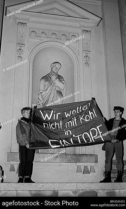 GDR, Berlin, 18. 12. 1989, demonstration against reunification on the Platz der Akademie (now Gendarmenmarkt) in front of the French Cathedral: We don't want to...