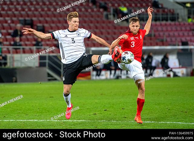 Marcel HALSTENBERG (li., GER) versus Silvan WIDMER (SUI), action, duels, football Laenderspiel, UEFA Nations League, Division A, group 4