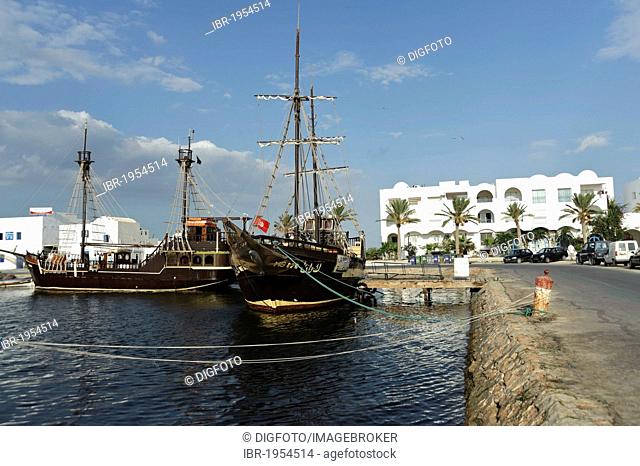 Ships in the harbor of Houmt Souk, Djerba, Tunisia, Maghreb, North Africa, Africa