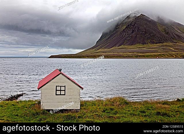Kleines Haus am Kolgrafafjoerdur, Snæfellsnes, Westisland, Island, Europa