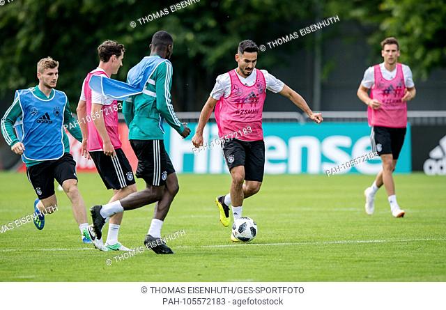The German team starts training in Vatutinki, German fans come to the facility, Ilkay Guendogan GES / Football / World Cup 2018 Russia: DFB kick-off training...
