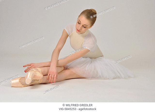 Natascha Mair, Solotänzerin ausgebildet in der Ballettschule der Wiener Staatsoper. Sie studierte u.a. bei G.Skuratova, E.Teri, G.Haslinger und K