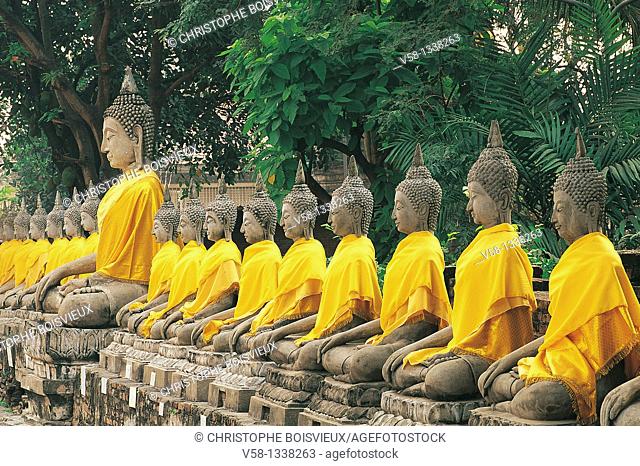 BUDDHAS WRAPPED WITH SILK ROBES, WAT THAM MANGKHON THONG, AYUTHAYA, THAILAND