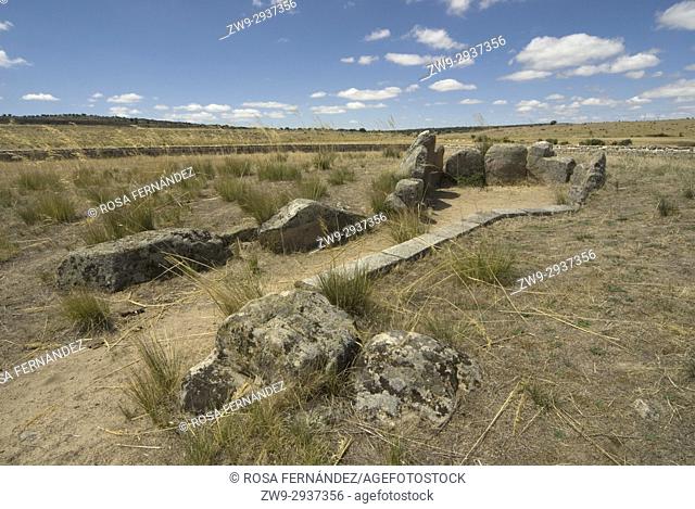 Dolmen del Prado de las Cruces, Bernuy Salinero, province of Ávila, Castilla y Leon, Castile, Spain. Funerary monument constructed during the IV Millennium B