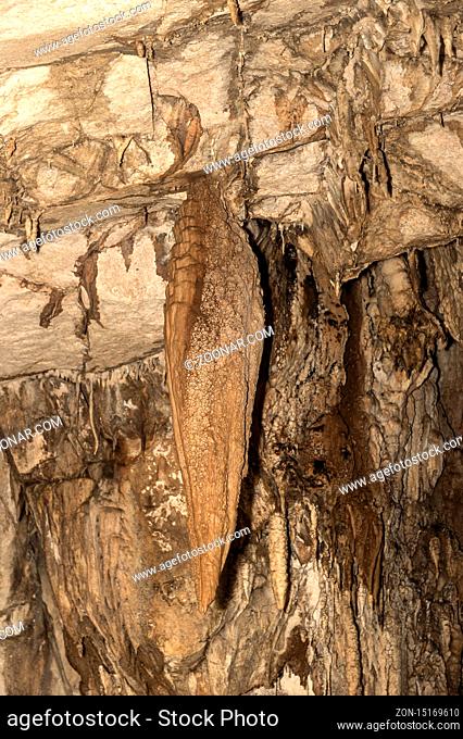 Stalagmiten, Stalaktiten und Stalagnaten, Tropfsteinbildungen im Königssaal der Wind Höhle, Wind Cave, Gunung Mulu National Park, Sarawak, Borneo