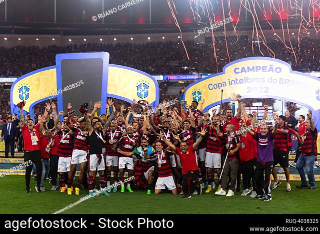 TEAMMATES of Flamengo celebrates the winning of the championship during the match between Flamengo and Corinthians as part of Copa do Brasil 2022 Final at...