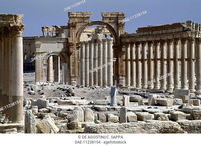 The triumphal arch of Septimius Severus and the main colonnaded street of Palmyra (UNESCO World Heritage List, 1980), near Tadmur, Syria