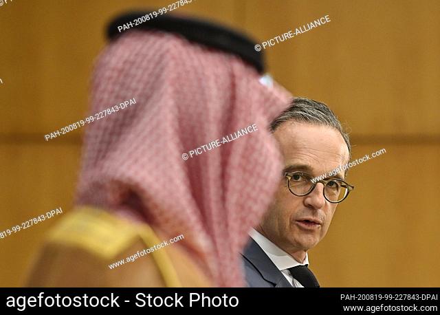 19 August 2020, Berlin: Federal Foreign Minister Heiko Maas (r) and the Saudi Foreign Minister Prince Faisal bin Farhan Al Saud arrive in Berlin for a joint...