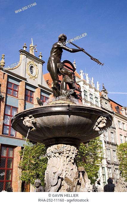 The Neptune Fountain, Dlugi Targ Long Market, Gdansk, Pomerania, Poland, Europe