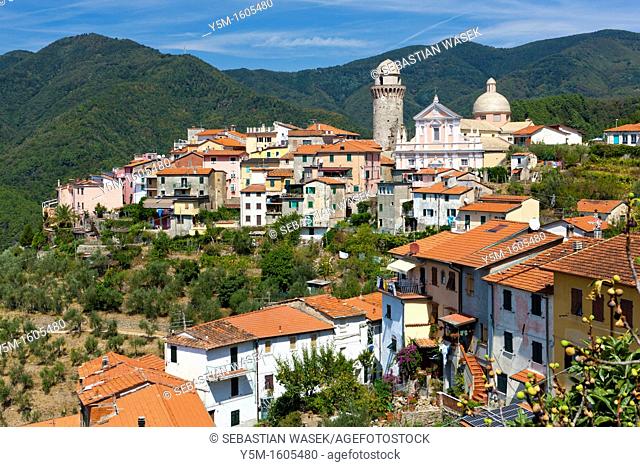 The village of Casano belongs to the municipality of Ortonovo commune in Liguria, bordering Tuscany at the feet of the Apuan Alps, Province of La Spezia