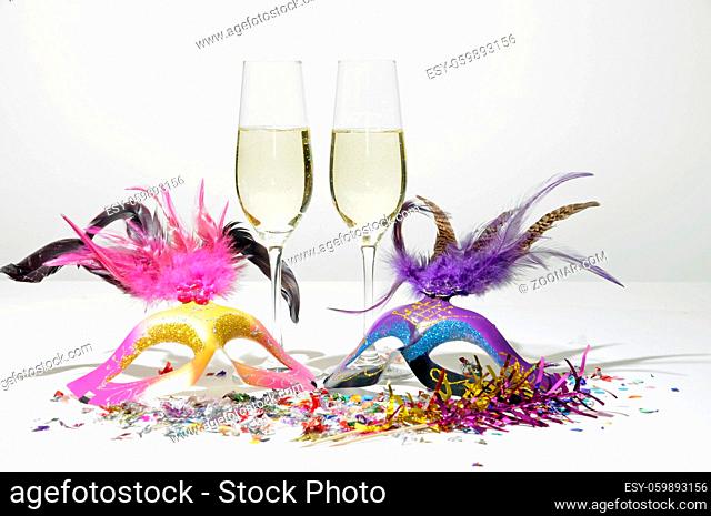 sekt, silvester, neujahr, sektgläser, jubiläum, flasche, champagner, feier, party, geburtstag, fasching, fastnacht, karneval, prost, prosit, konfetti, sylvester