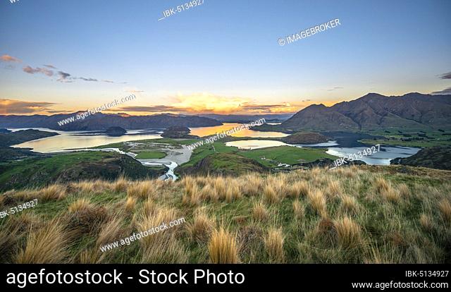Sunset, view of Wanaka Lake and mountains, Rocky Peak, Glendhu Bay, Otago, South Island, New Zealand, Oceania