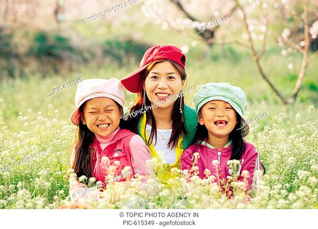 Mother and Daughters, Korean