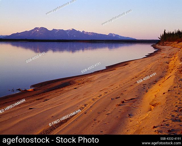 Shore of the Kobuk River with the Jade Mountains to the east, Hunt River Dunes, Kobuk Valley National Park, Alaska