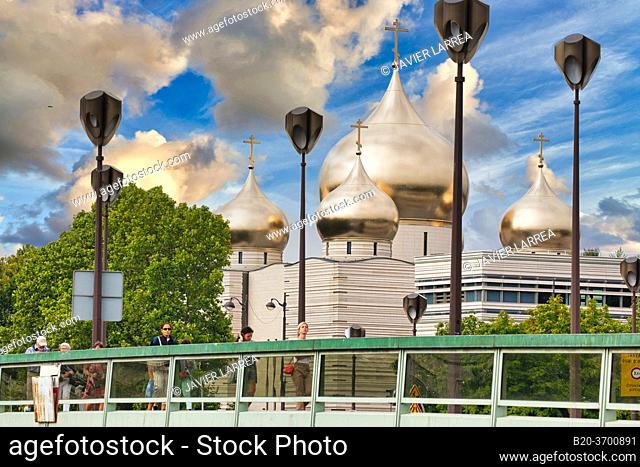 Holy Trinity Cathedral and the Russian Orthodox Spiritual and Cultural Center, Pont de l’Alma, Sena River, Paris, France