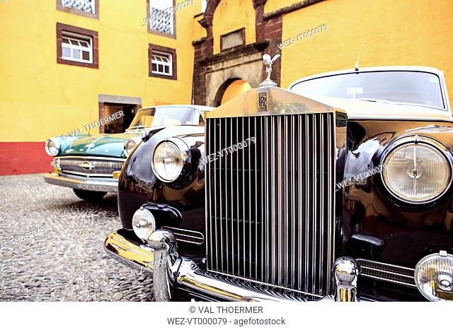 Portugal, Madeira, Funchal, Museum of Comtemporary Art, Rolls Royce and an other classic car standing at courtyard