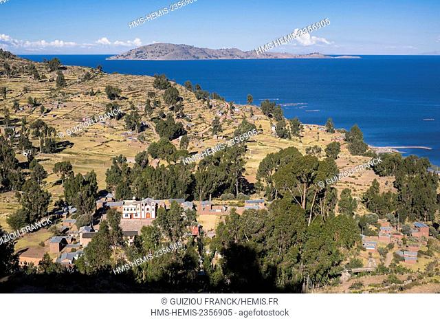 Peru, Puno Province, Titicaca lake, Capachica peninsula, Llachon village from Qeskapa mirador