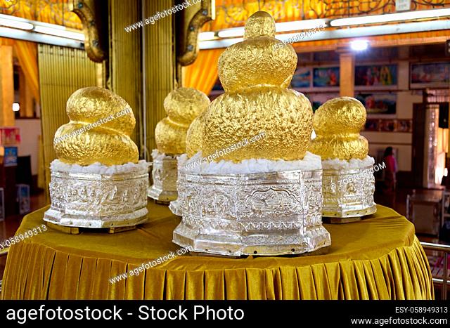 Goldene Buddha Figuren in der Phaung Daw U Pagode am Inle See in Myanmar